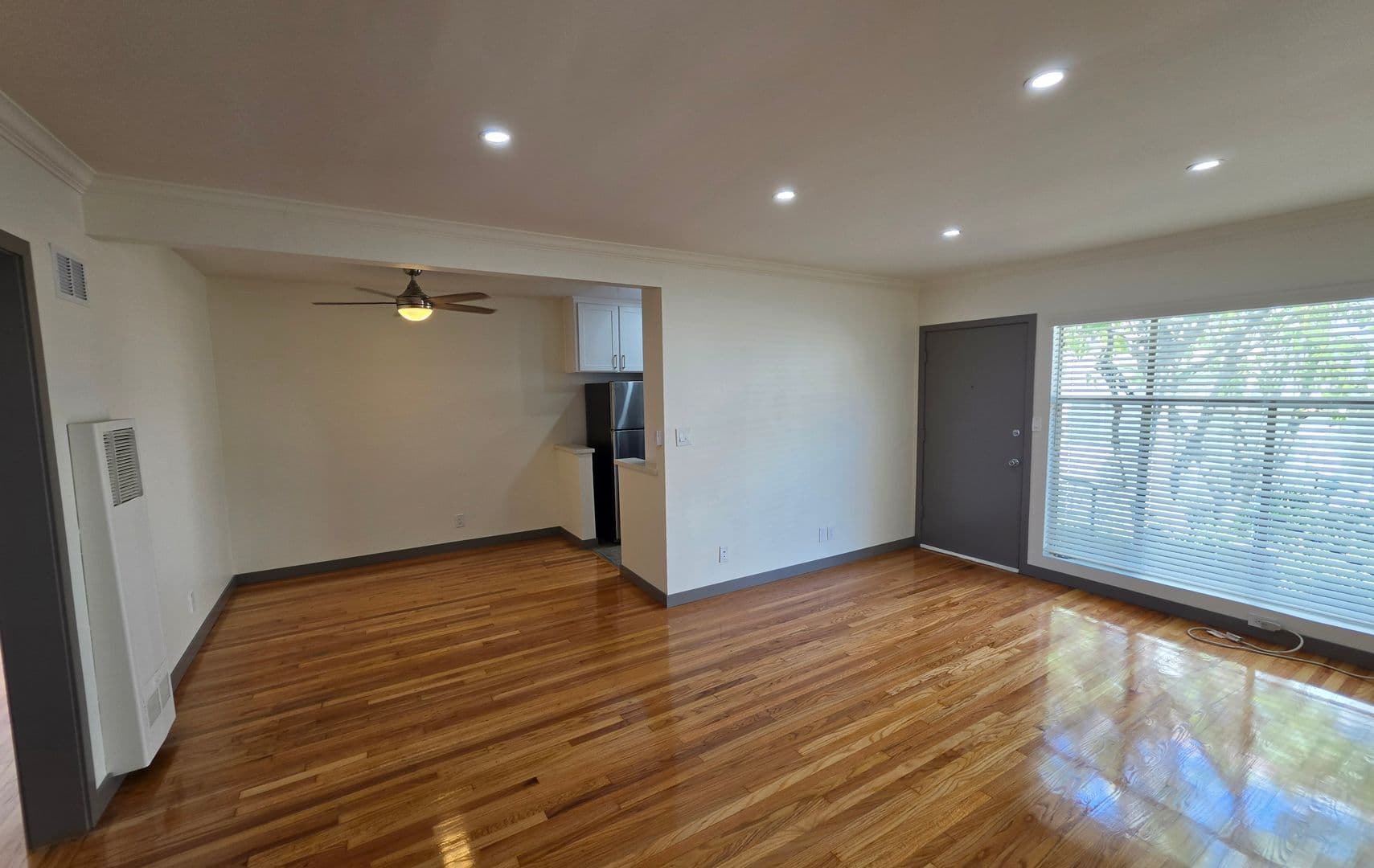 Los Angeles Apartment: 815 N. Fuller Ave,