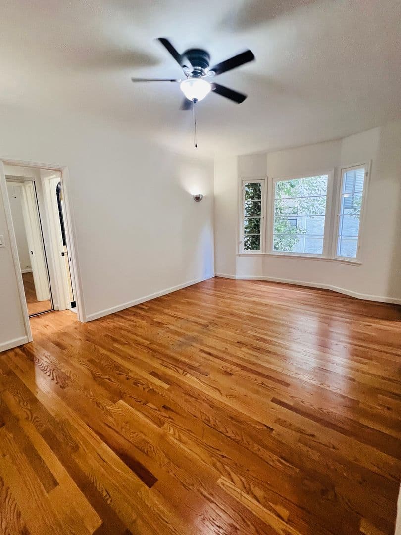 Los Angeles Apartment: 821 S. Wilton Place