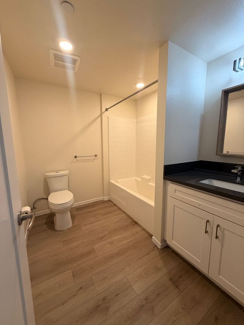 North Hills Apartment: 15528 Rayen Street