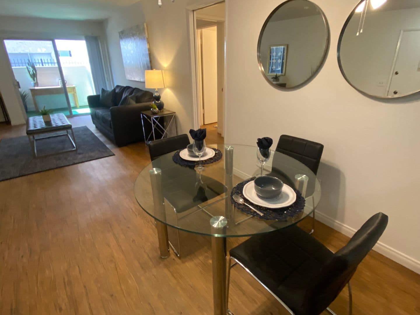 Tarzana Apartment: 18339-18347 Collins St