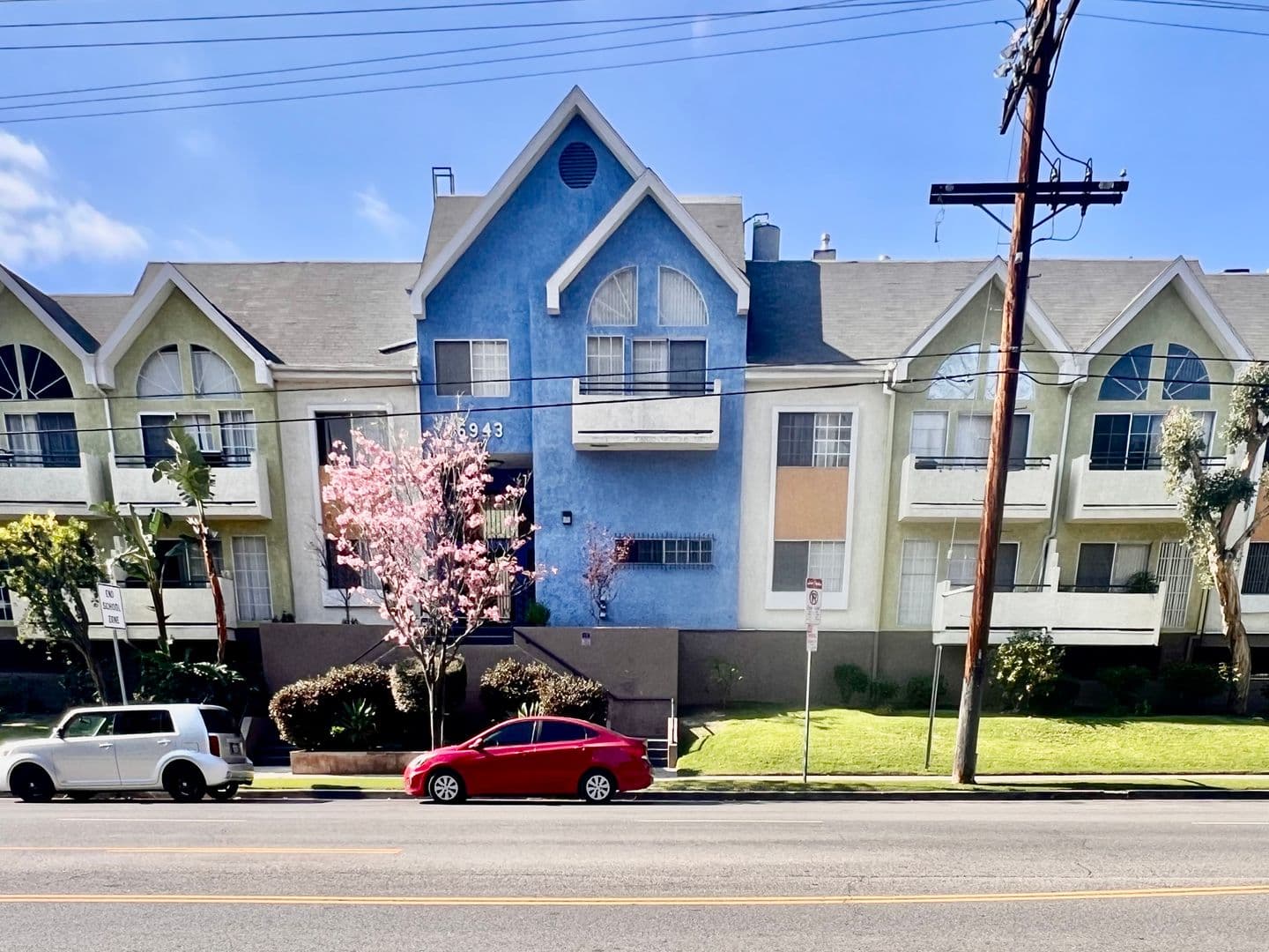 Van Nuys Apartment: 6943 Haskell Ave.