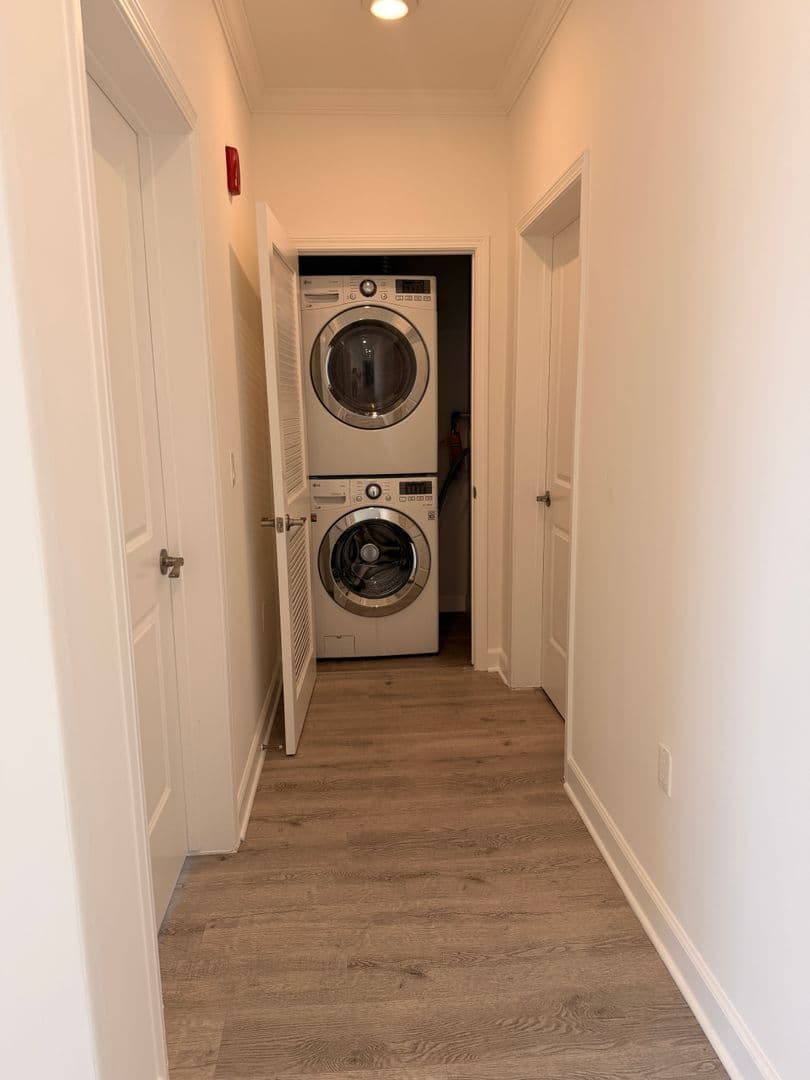 Sun Valley Apartment: 7500 Vineland Ave