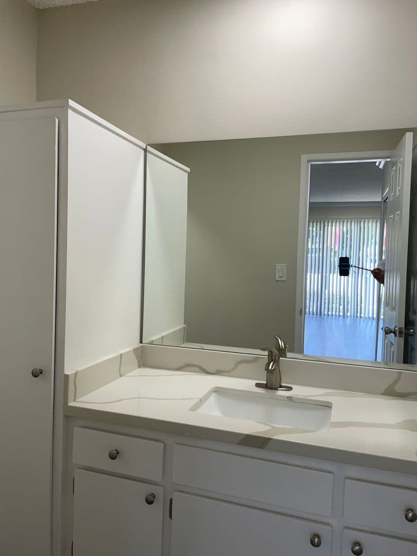 Canoga Park Apartment: 7909 Topanga Canyon Blvd