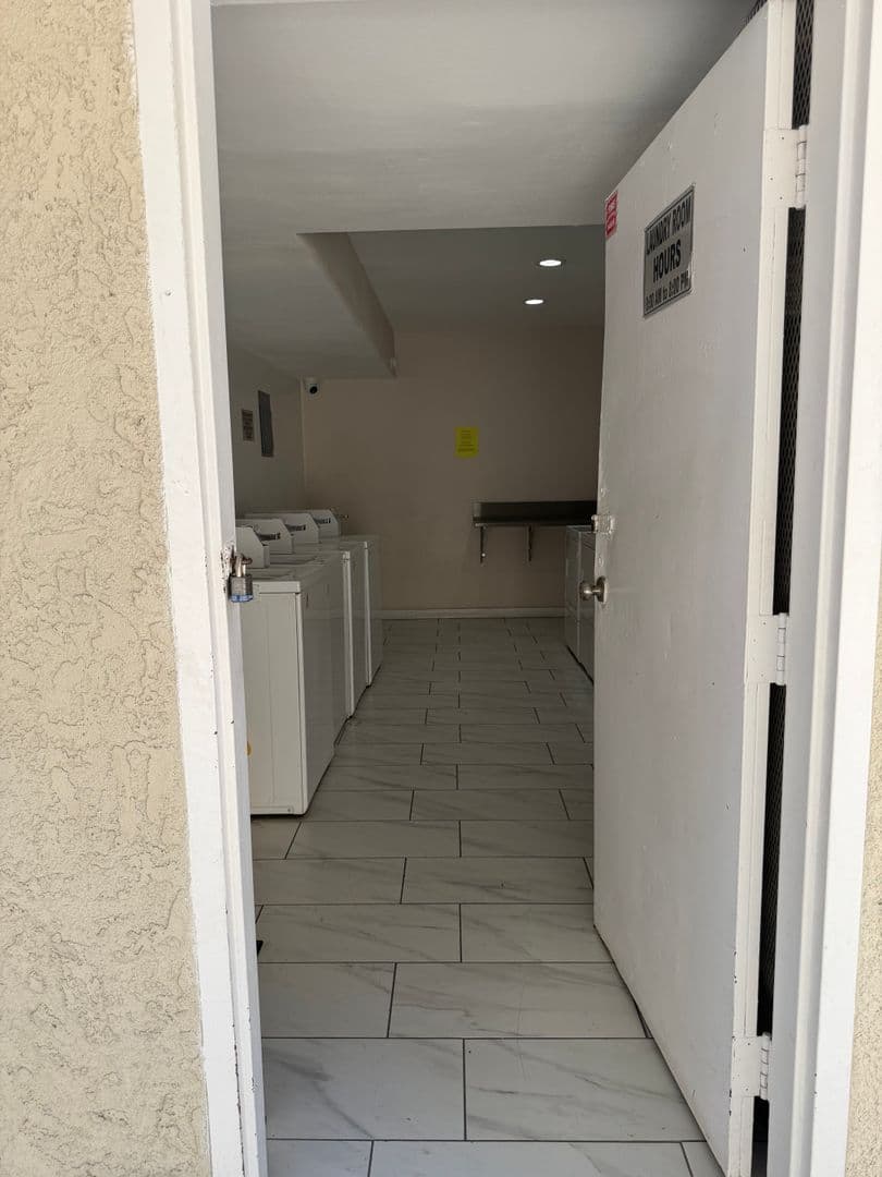North Hills Apartment: 8815 Orion Ave.