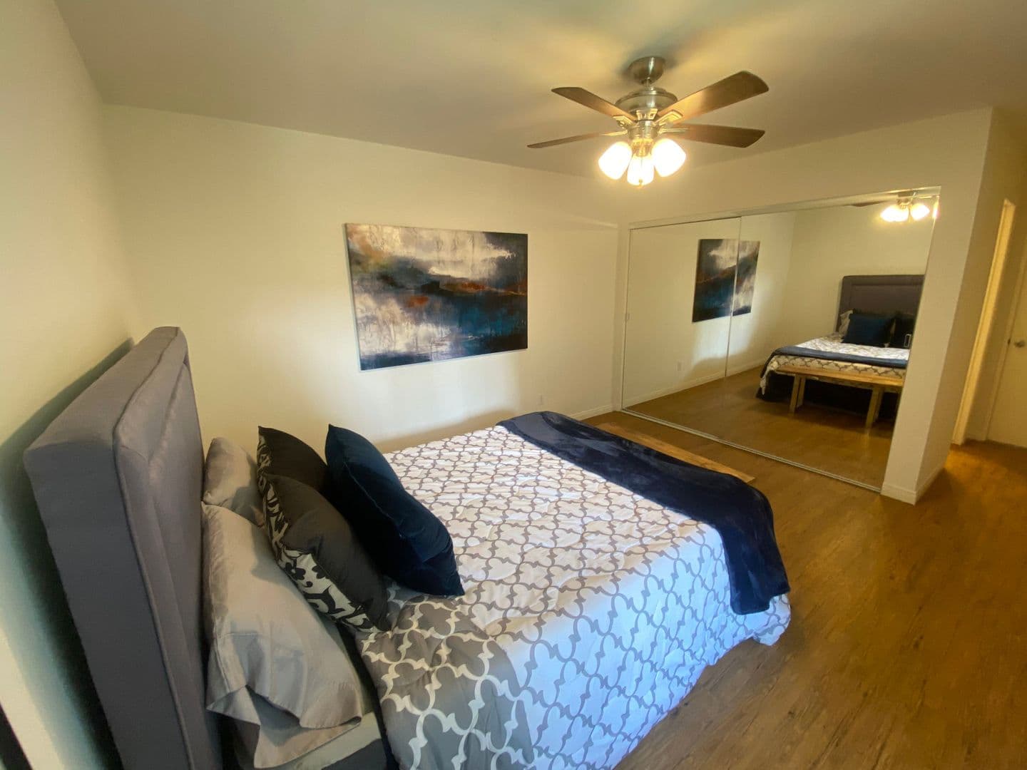 Tarzana Apartment: 18339-18347 Collins St
