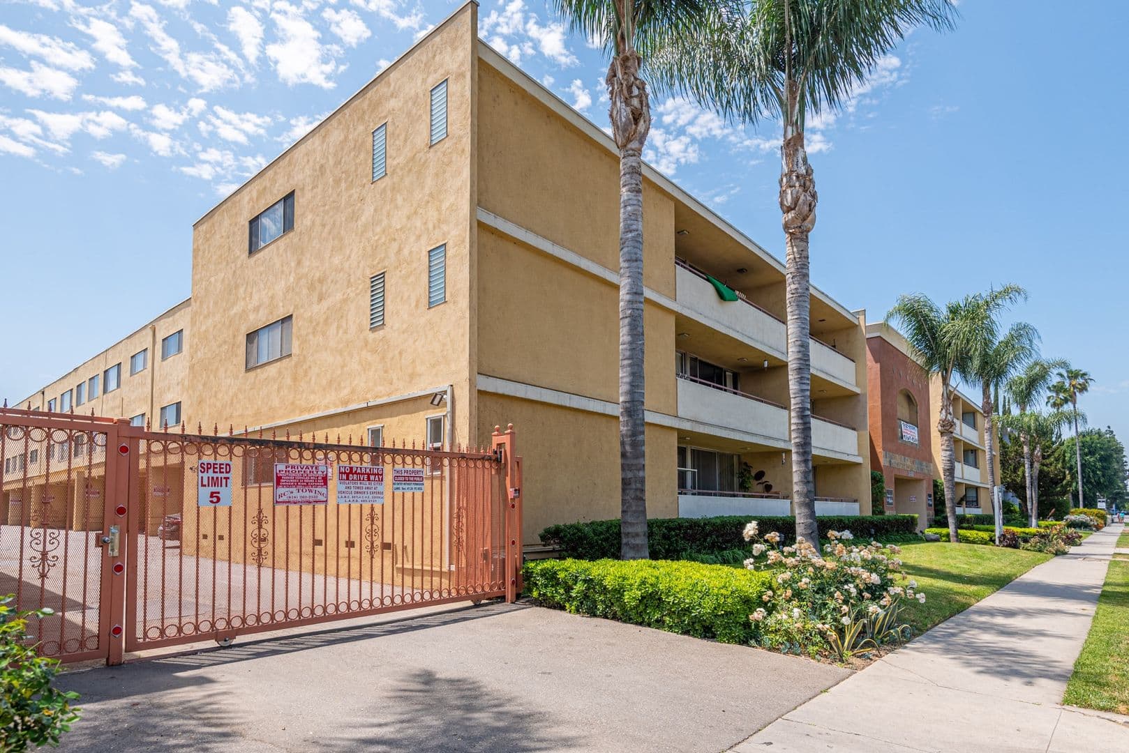 Sherman Oaks Apartment: 14400 Addison St.