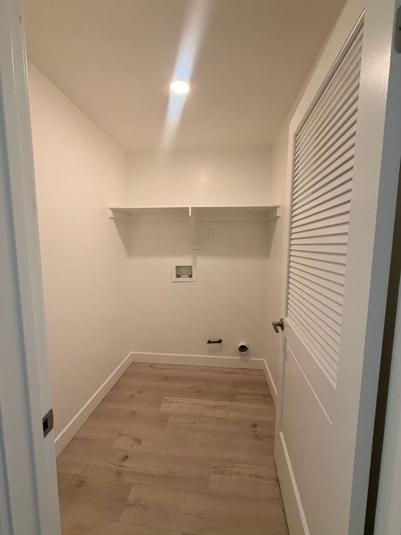 Panorama City Apartment: 14828 Rayen Street