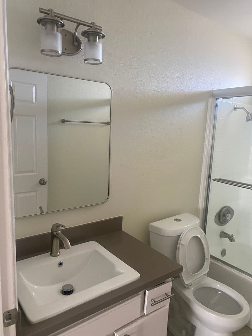 Sun Valley Apartment: 12002 Allegheny St.