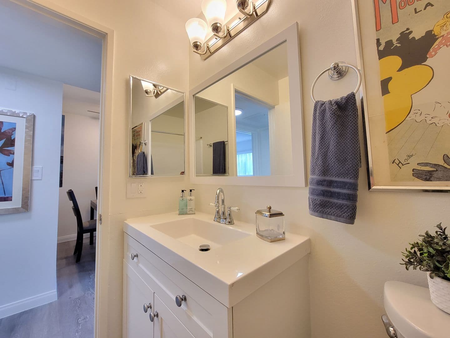 Northridge Apartment: 8808 Darby Ave.