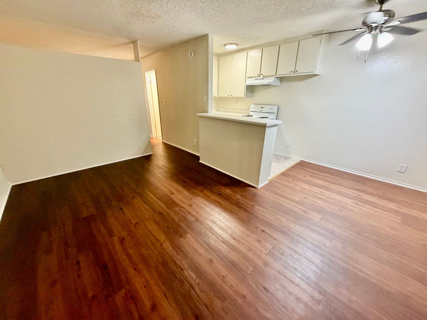 Canoga Park Apartment: 7052 Remmet Ave