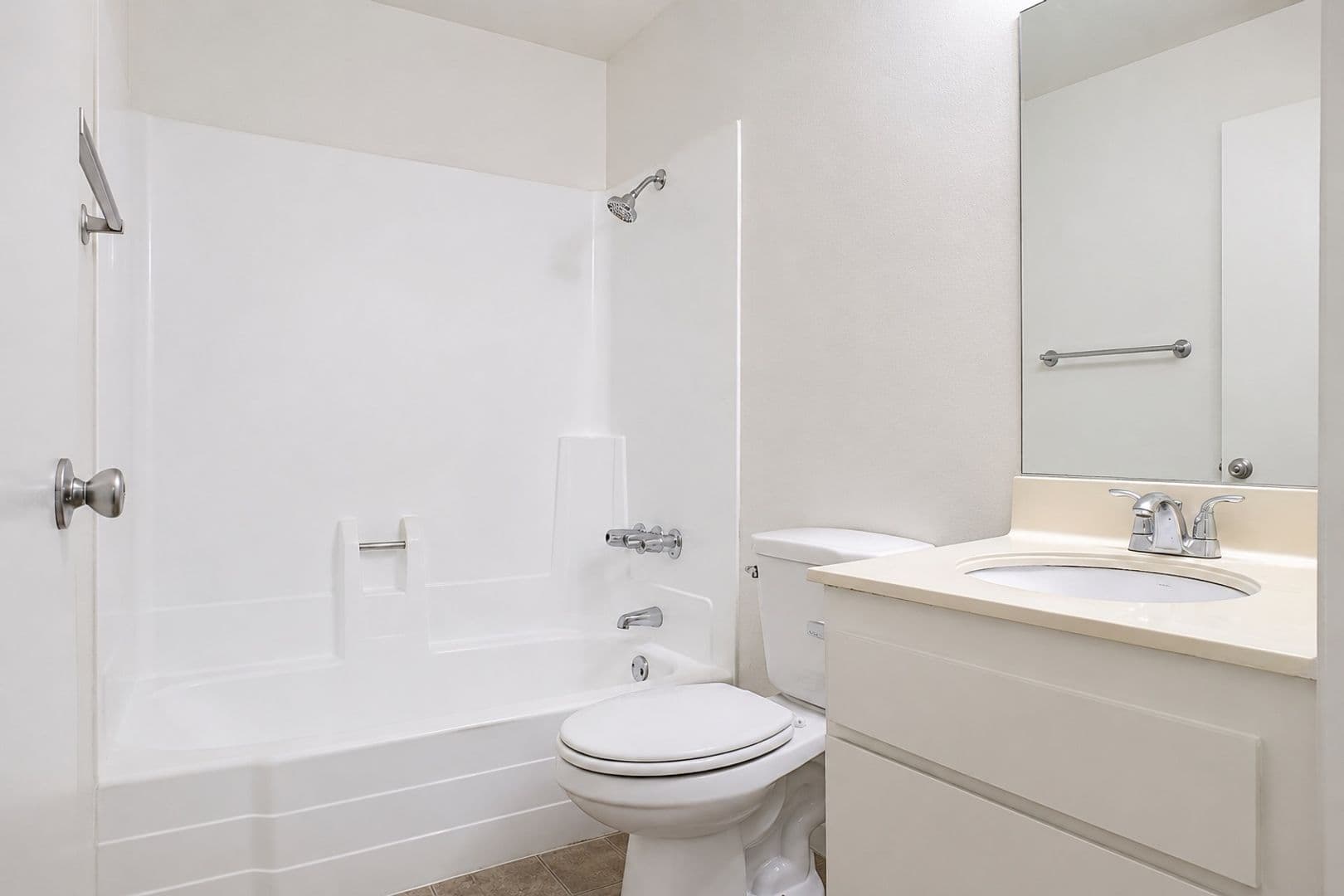 Mission Hills Apartment: 9939 Sepulveda Blvd
