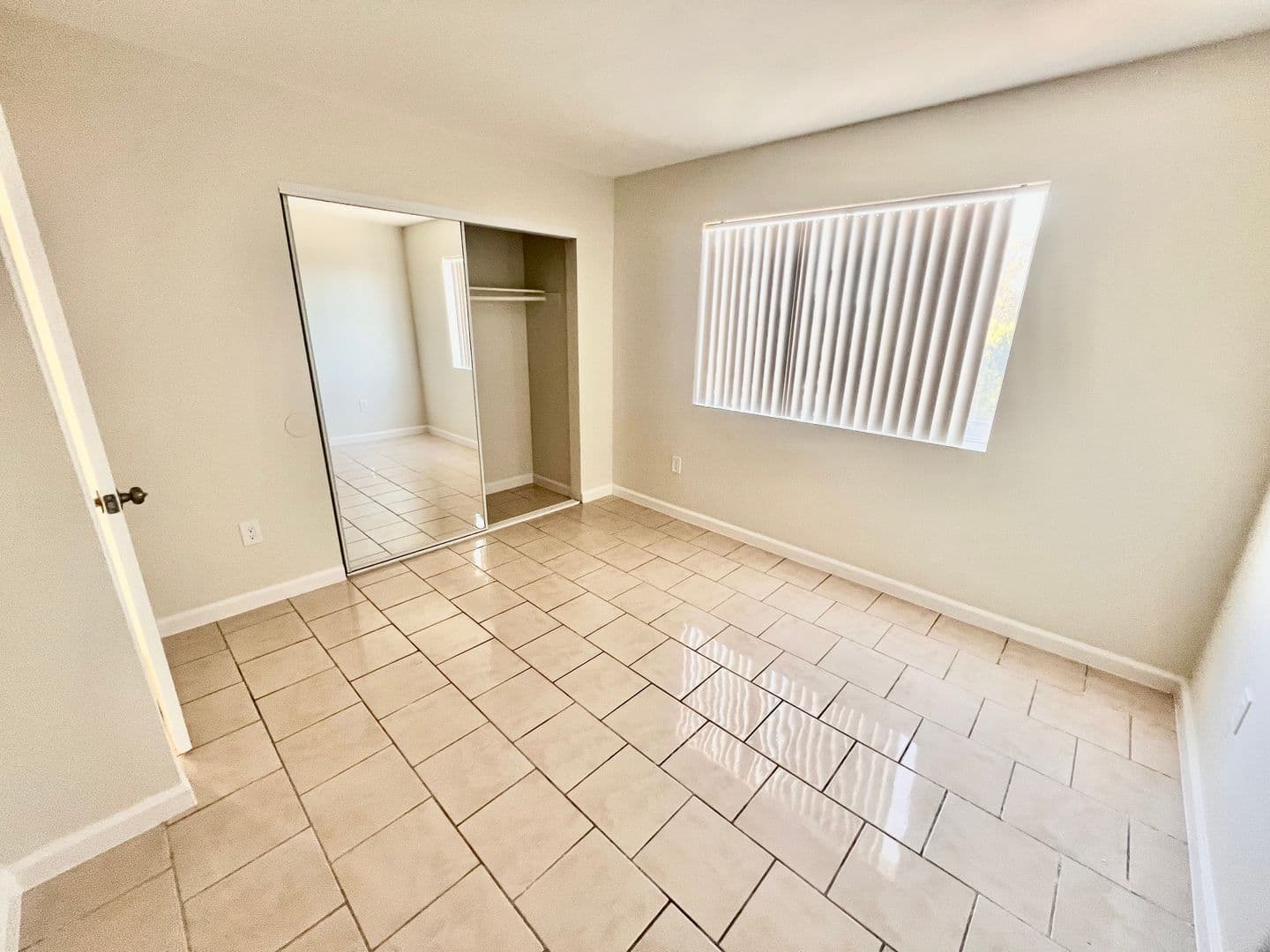 Van Nuys Apartment: 6943 Haskell Ave.