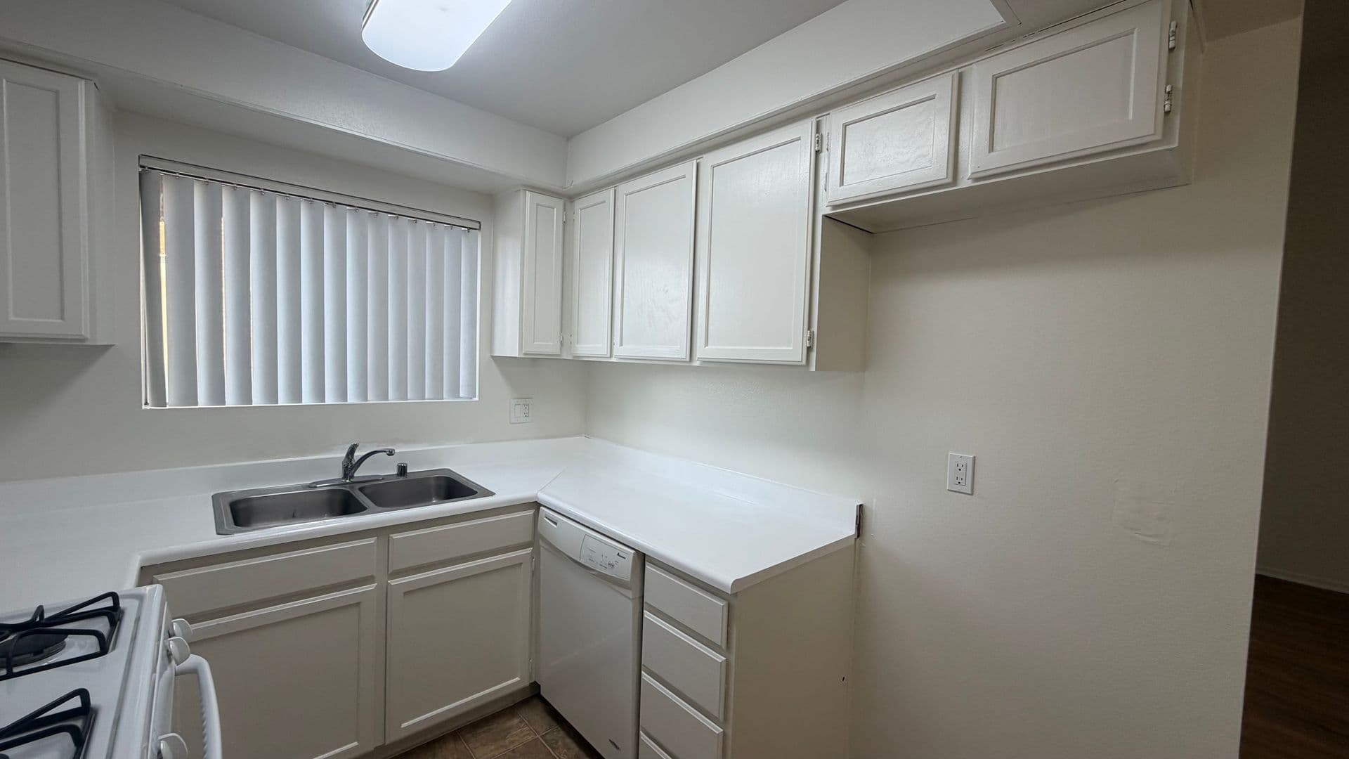 North Hollywood Apartment: 5640 Farmdale Ave
