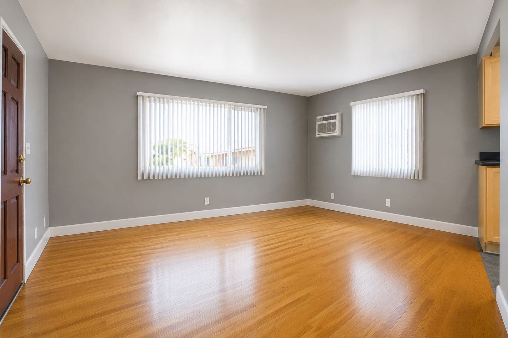 North Hollywood Apartment: 6859-6865 Fulton Ave.