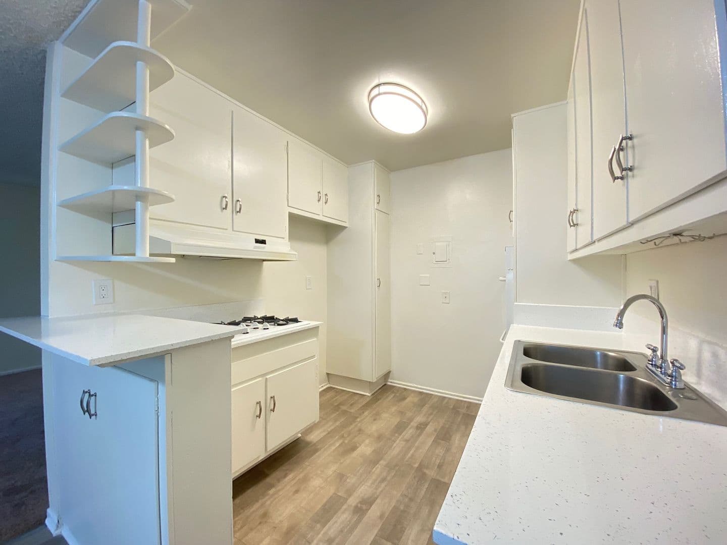 Northridge Apartment: 8830 Etiwanda Ave