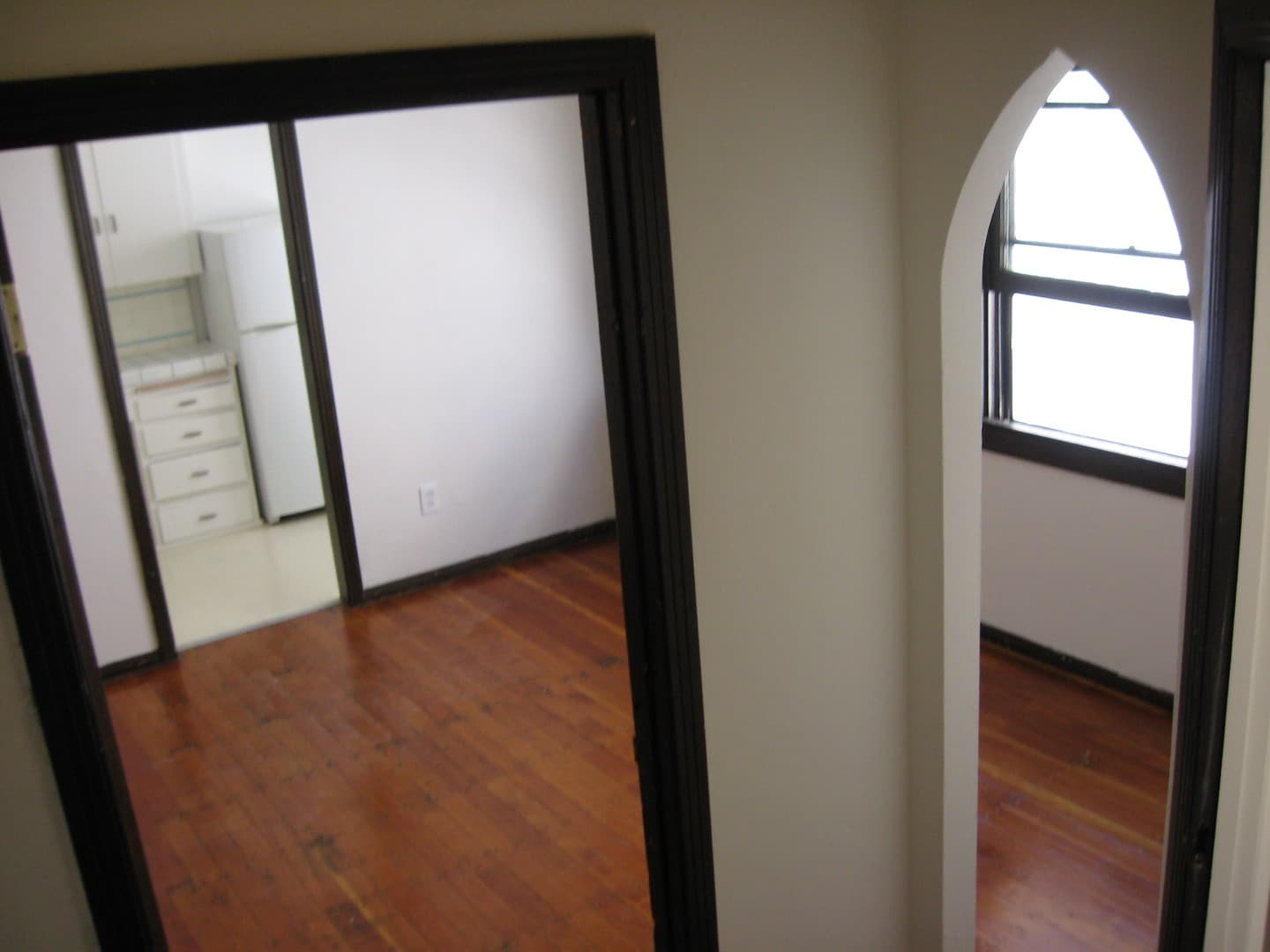 Los Angeles Apartment: 747 N. Wilcox Ave