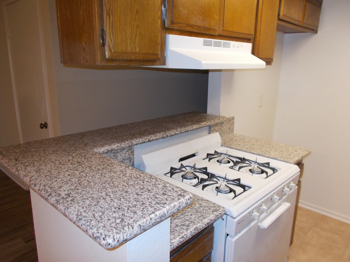 Canoga Park Apartment: 7255 Independence Ave
