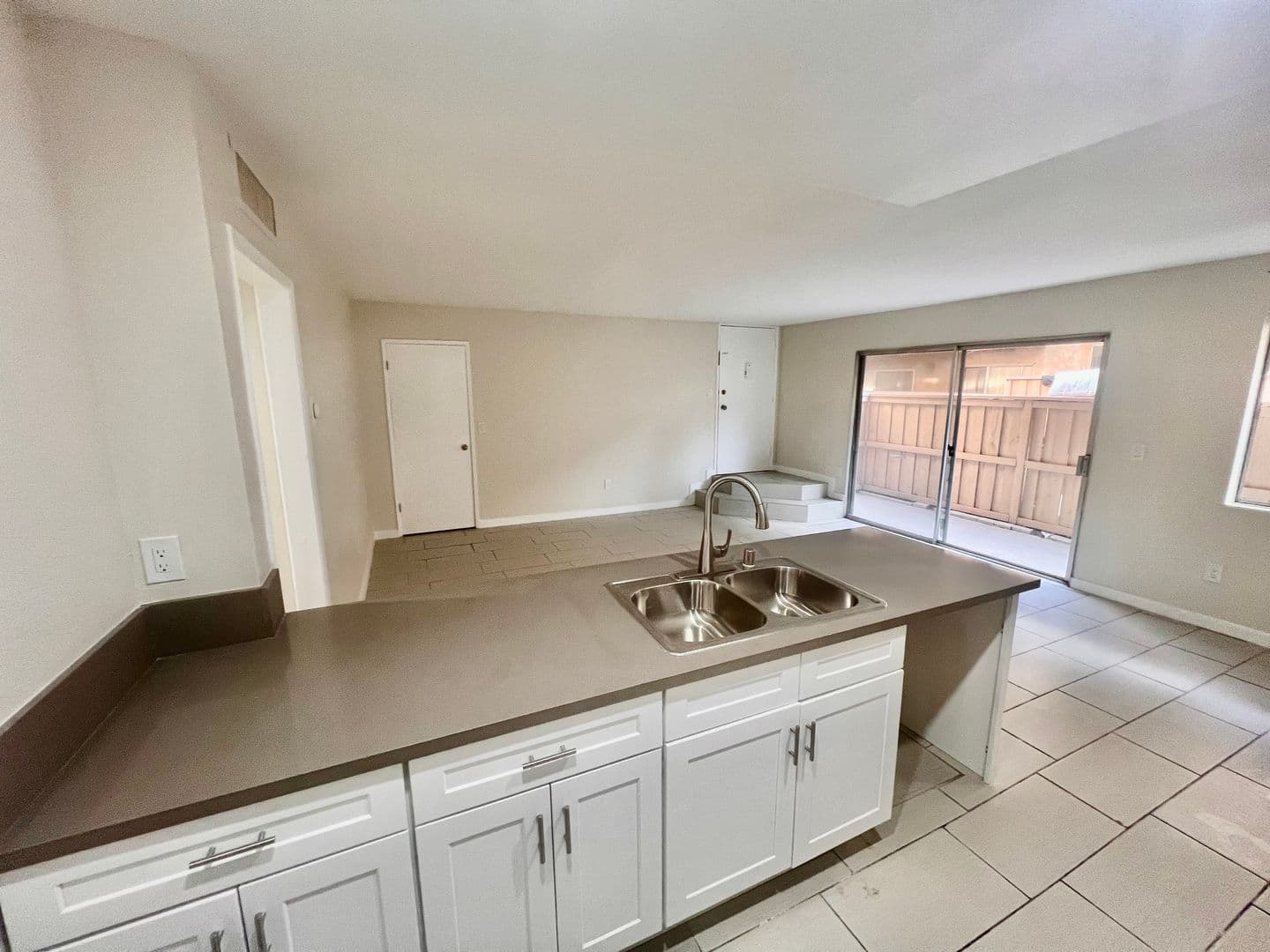 North Hills Apartment: 8533 Columbus Ave.