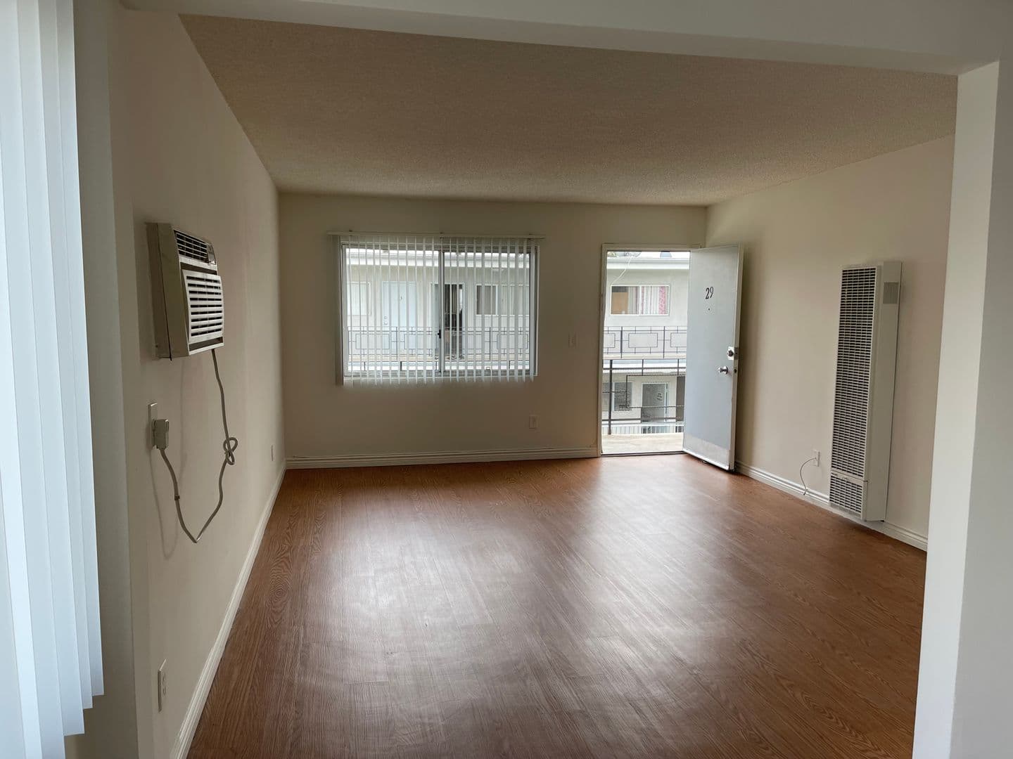 Granada Hills Apartment: 16914 Blackhawk Street