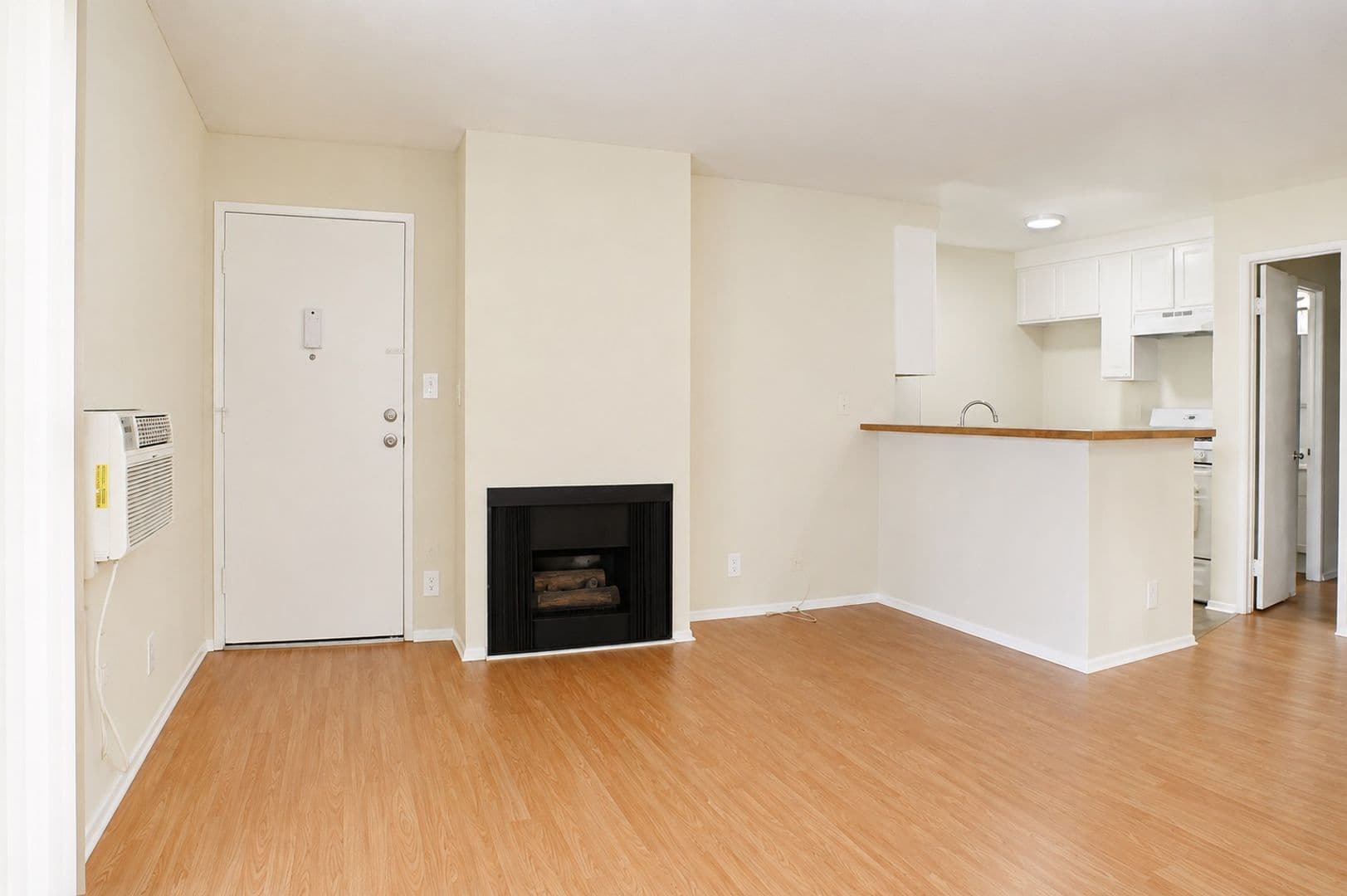 Mission Hills Apartment: 9939 Sepulveda Blvd