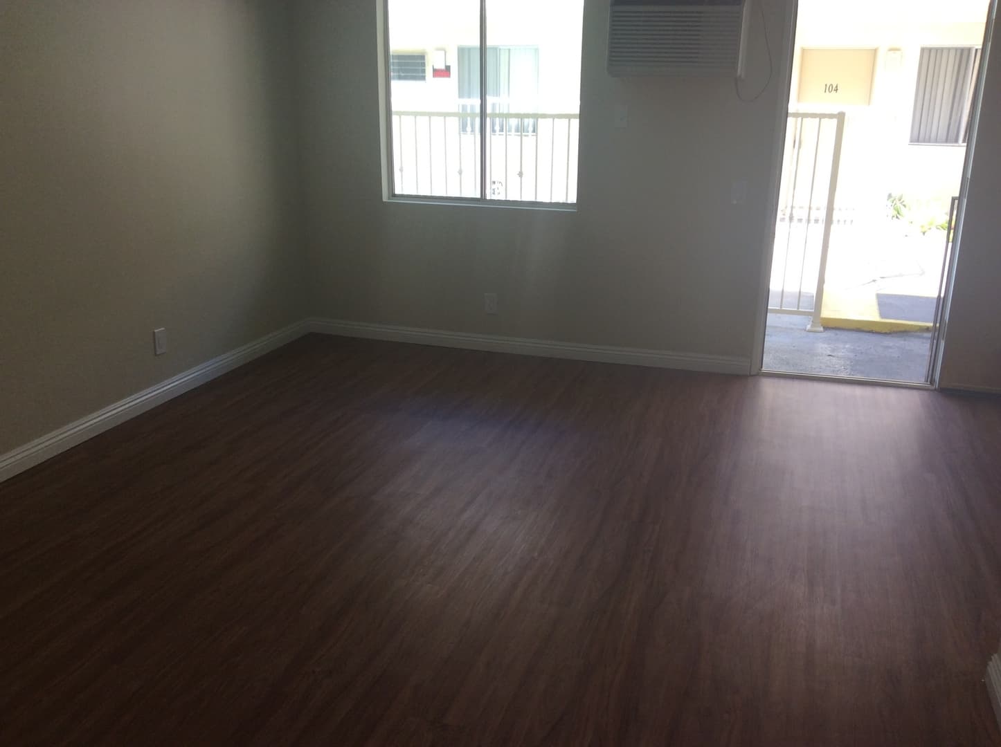 Canoga Park Apartment: 8360 Northgate Avenue