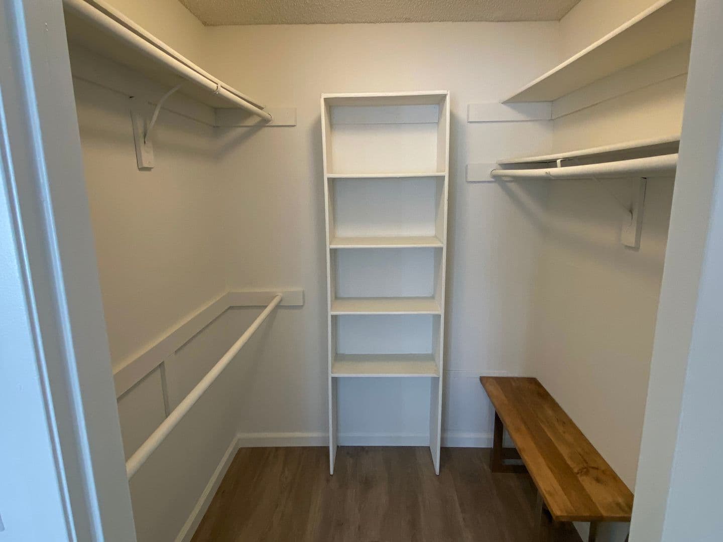 Van Nuys Apartment: 6205 Woodman Avenue