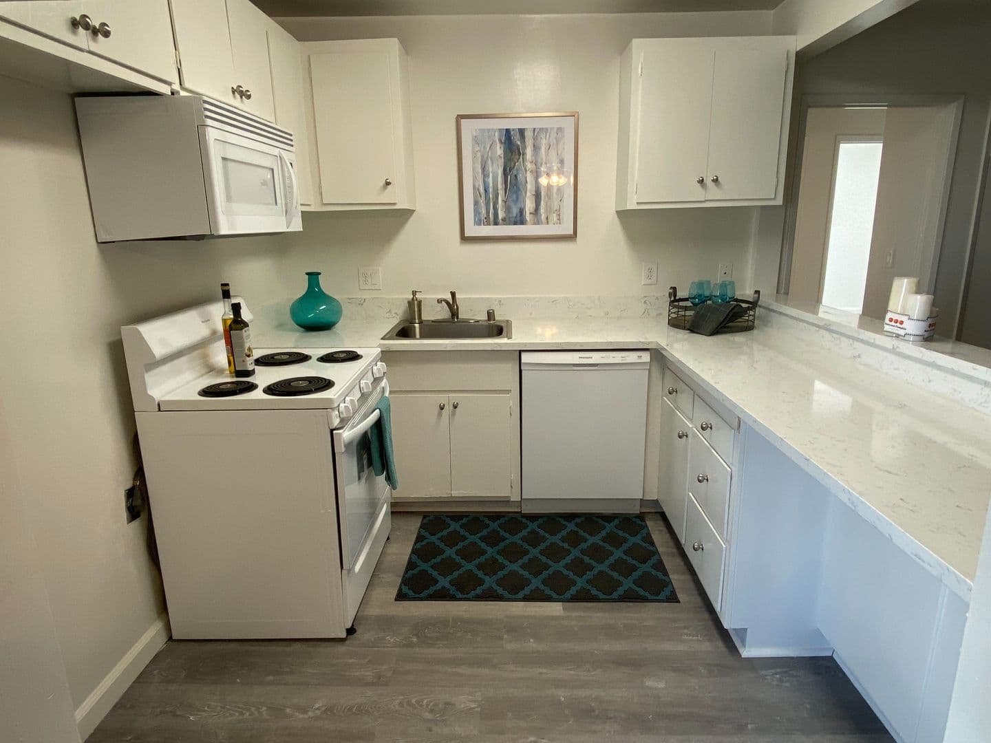 Porter Ranch Apartment: 10557 Lindley Ave.