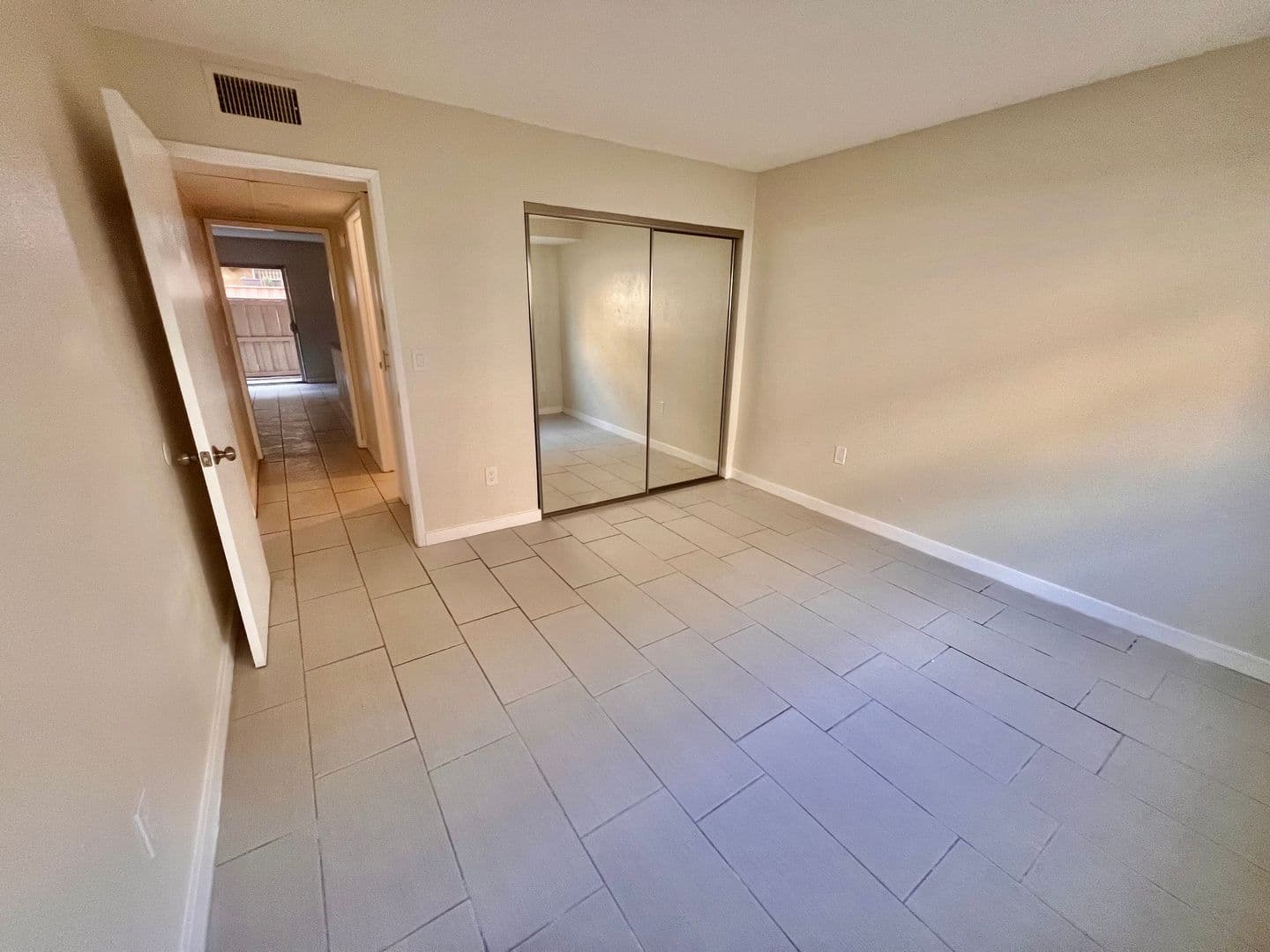 North Hills Apartment: 8533 Columbus Ave.
