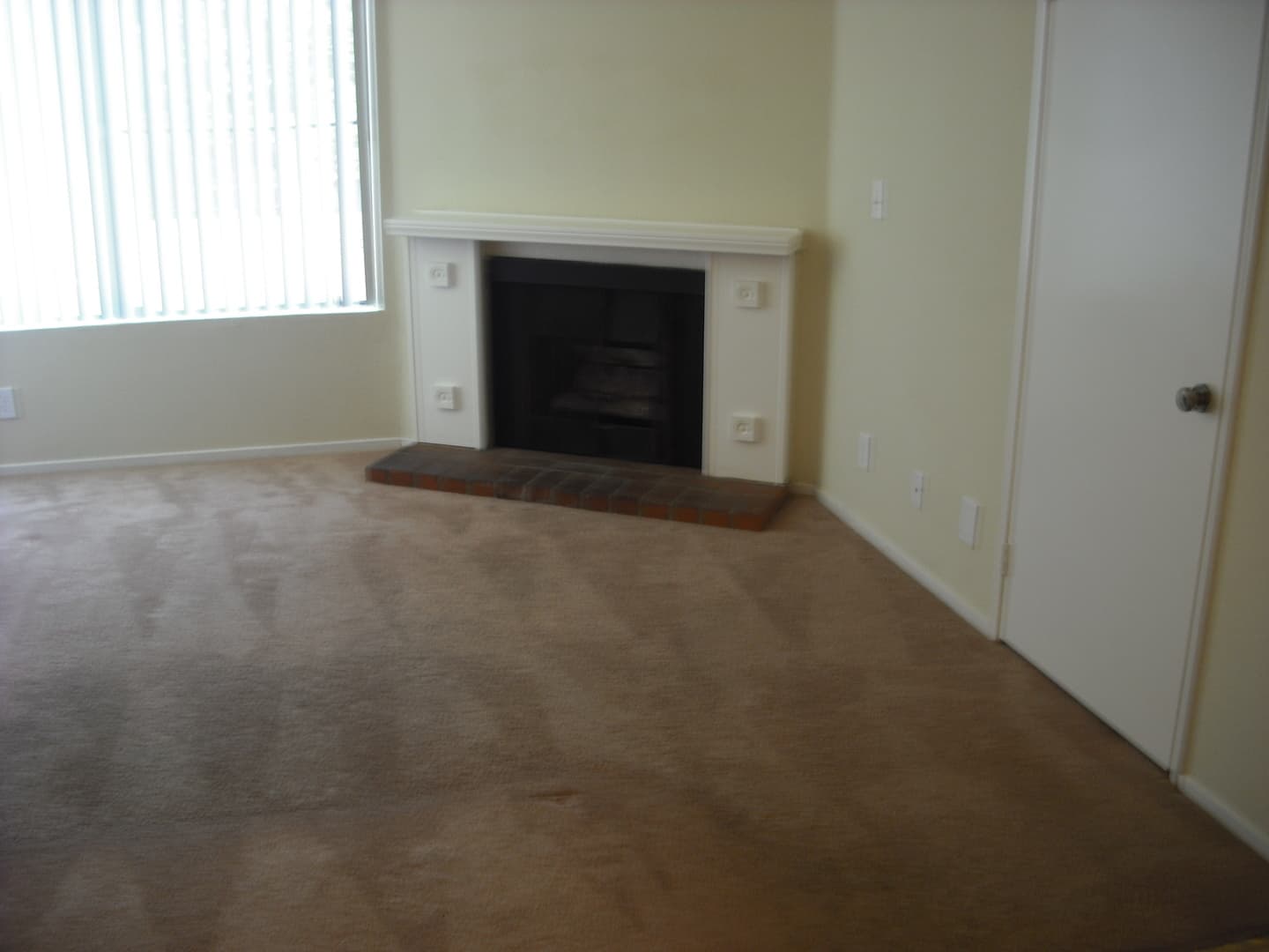 Canoga Park Apartment: 7255 Independence Ave
