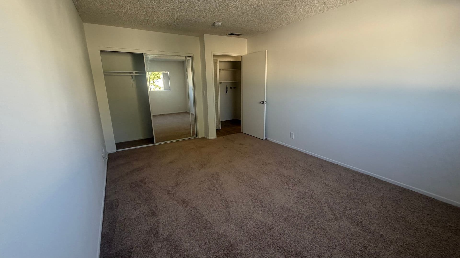 North Hollywood Apartment: 5640 Farmdale Ave