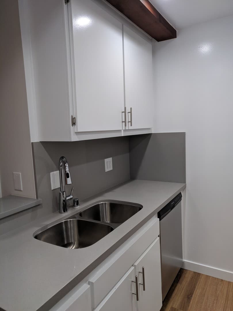 Los Angeles Apartment: 1821-1835 Canyon Drive