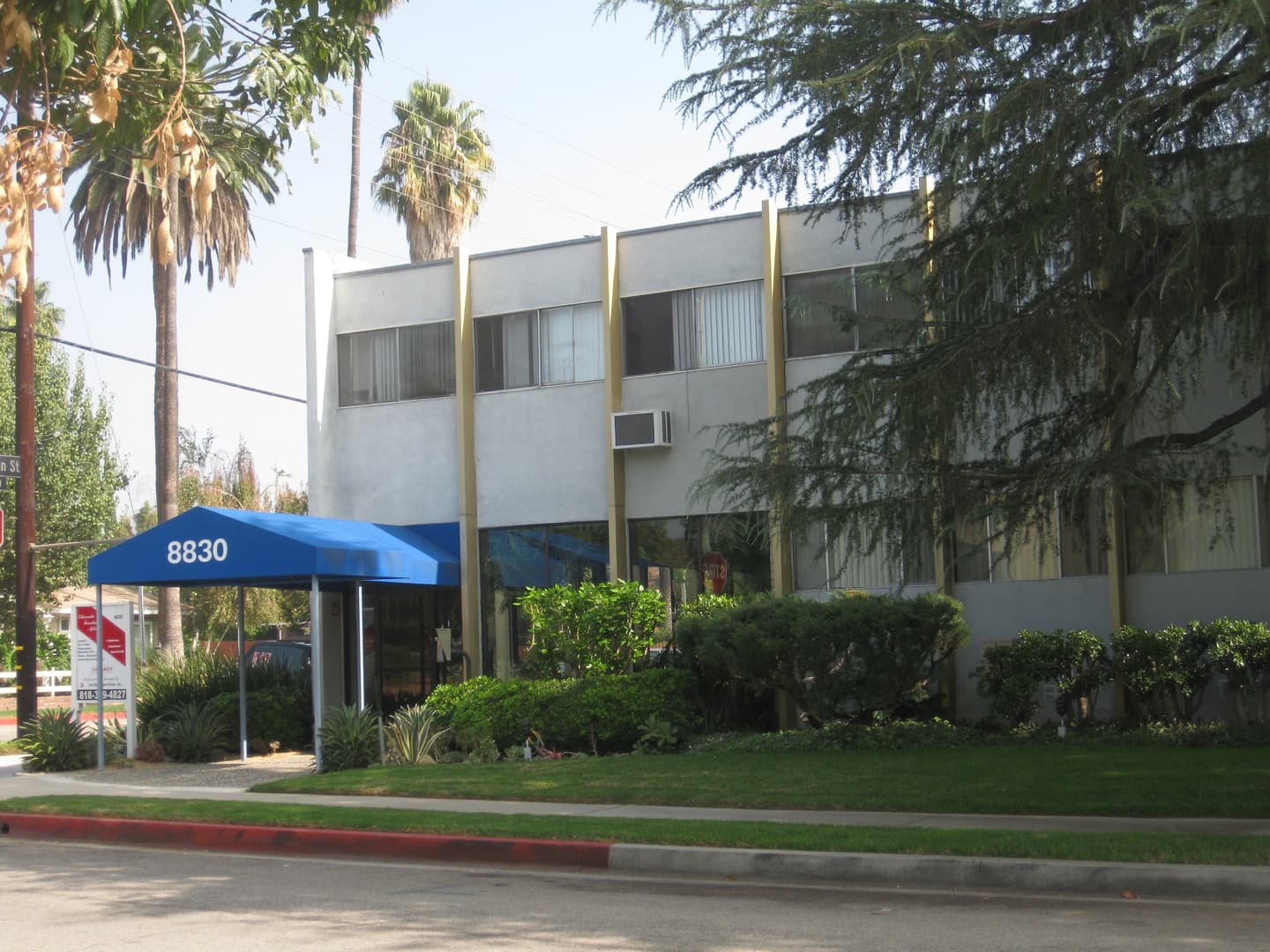 Northridge Apartment: 8830 Etiwanda Ave