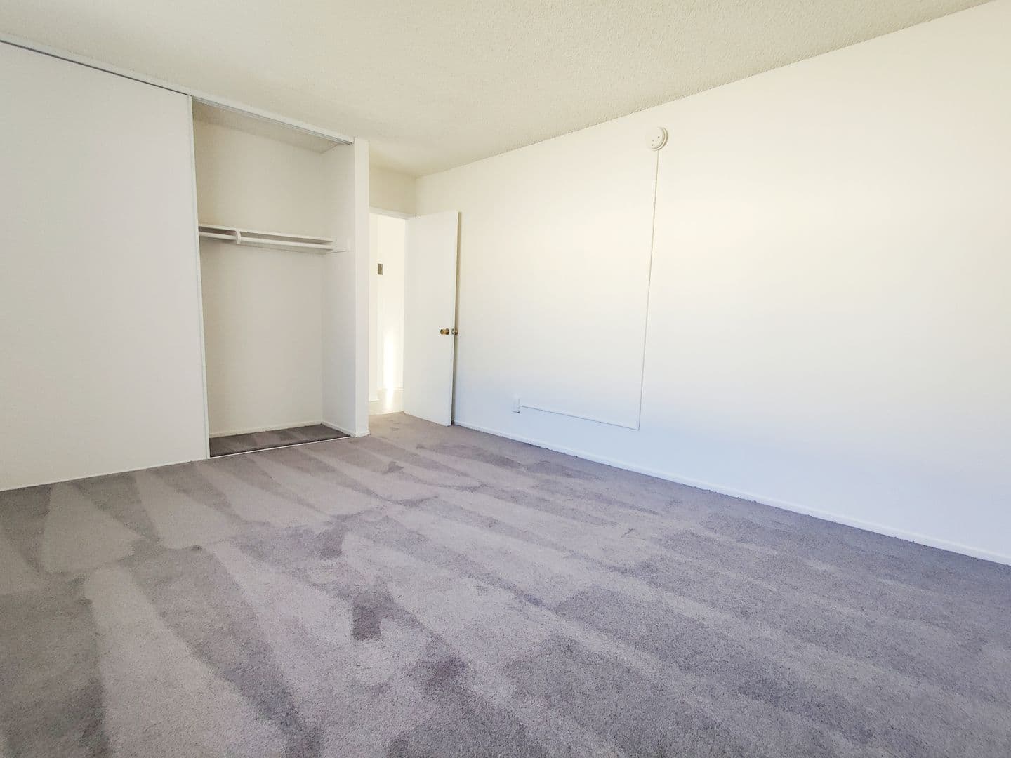Canoga Park Apartment: 8351 Northgate Ave