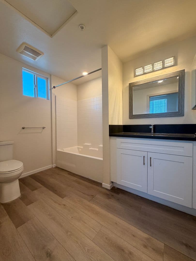 North Hills Apartment: 15528 Rayen Street