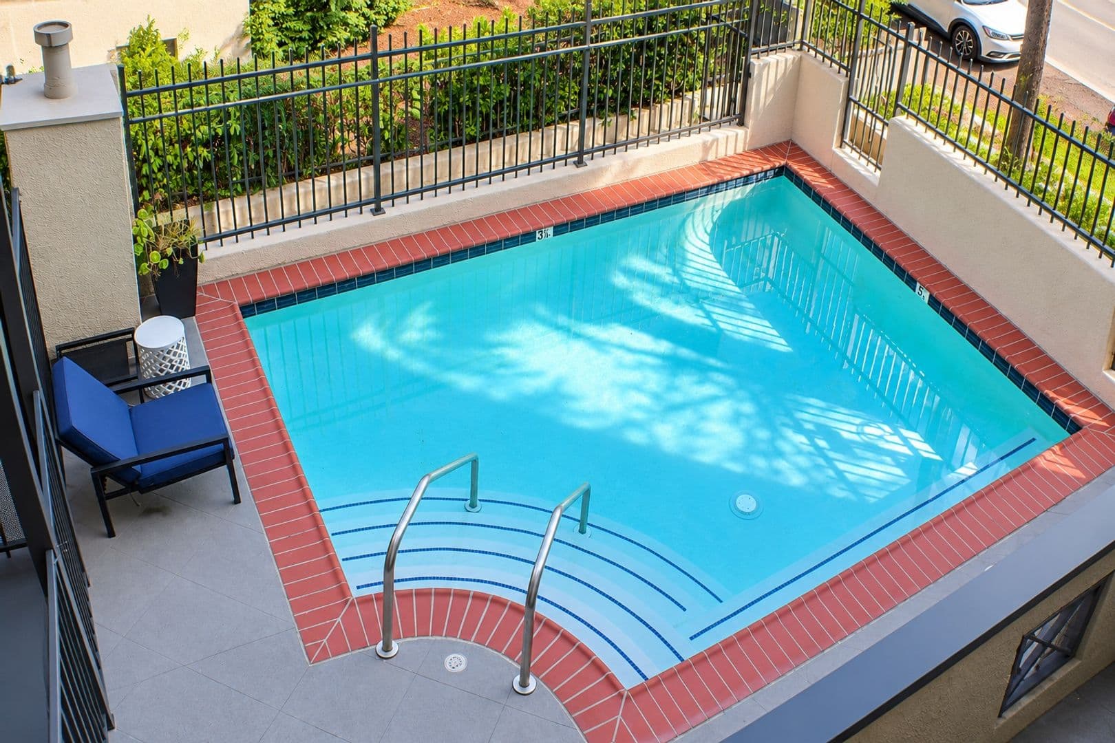 North Hollywood Apartment: 11473 Riverside Drive