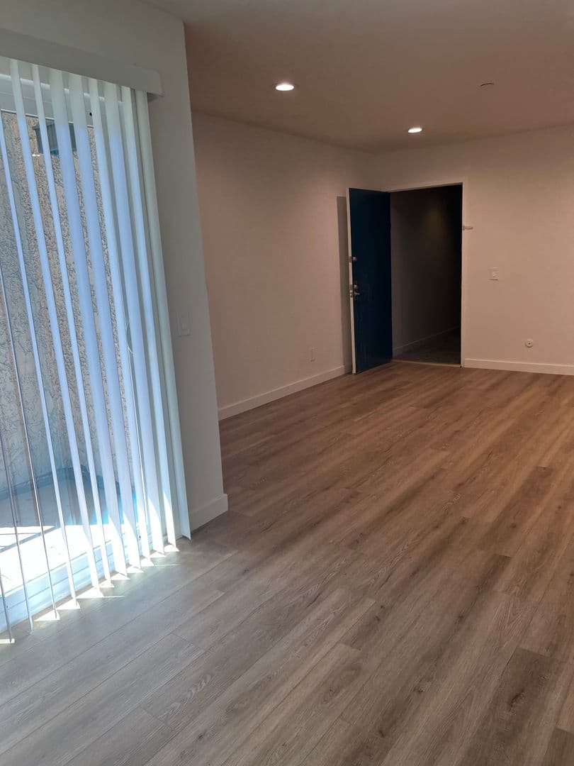 Glendale Apartment: 1636 N. Verdugo Rd.