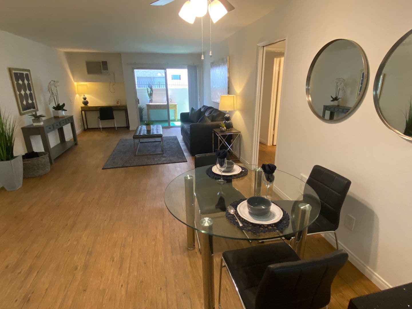 Tarzana Apartment: 18339-18347 Collins St