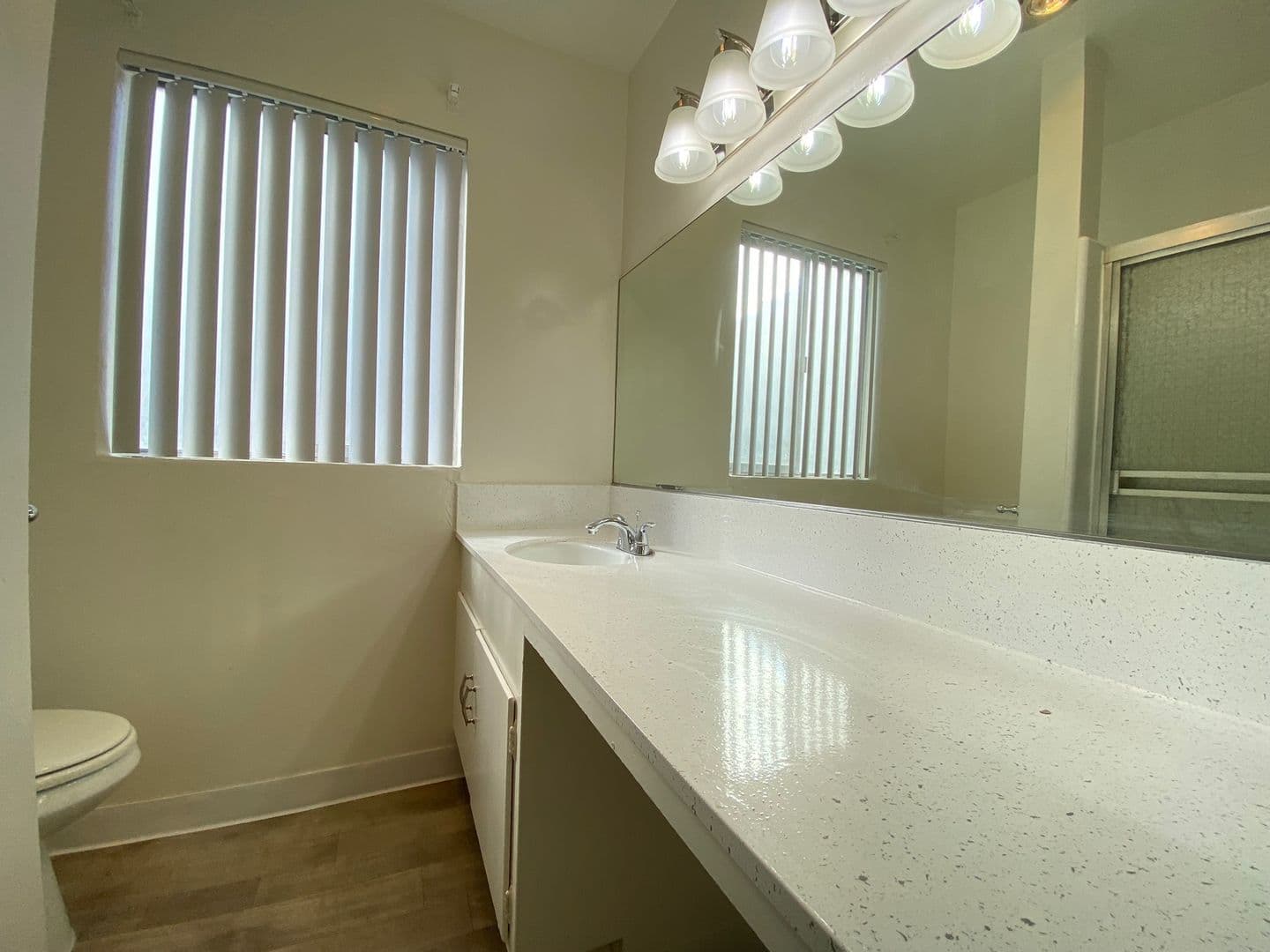 Northridge Apartment: 8830 Etiwanda Ave