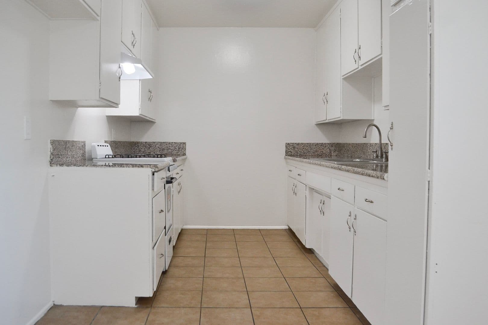No. Hollywood Apartment: 7616 Fulton Avenue