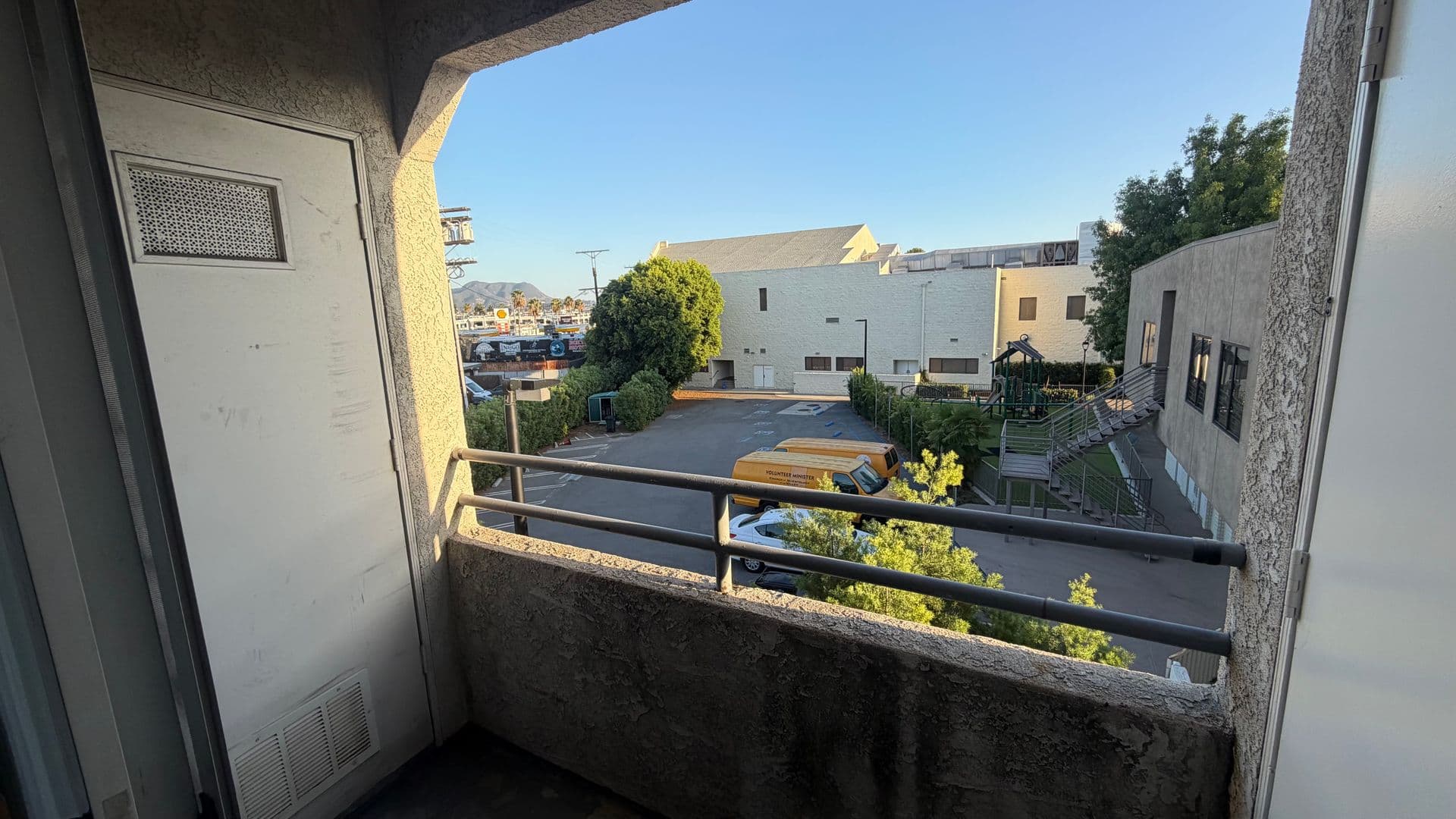 North Hollywood Apartment: 5640 Farmdale Ave