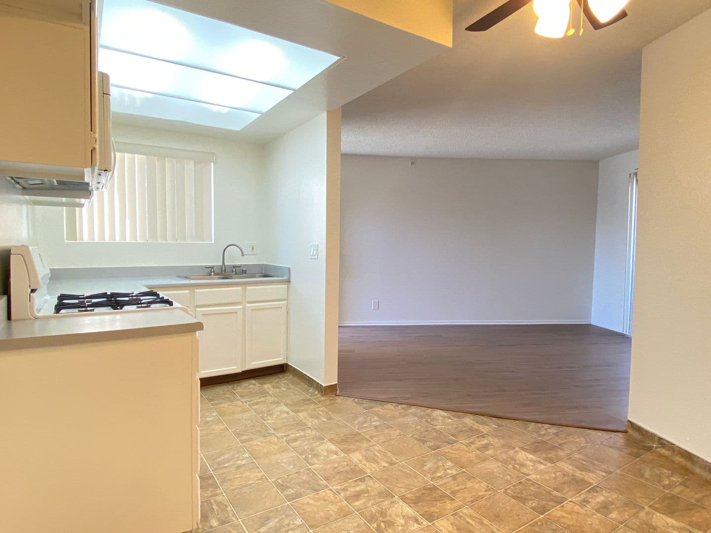 North Hollywood Apartment: 5640 Farmdale Ave
