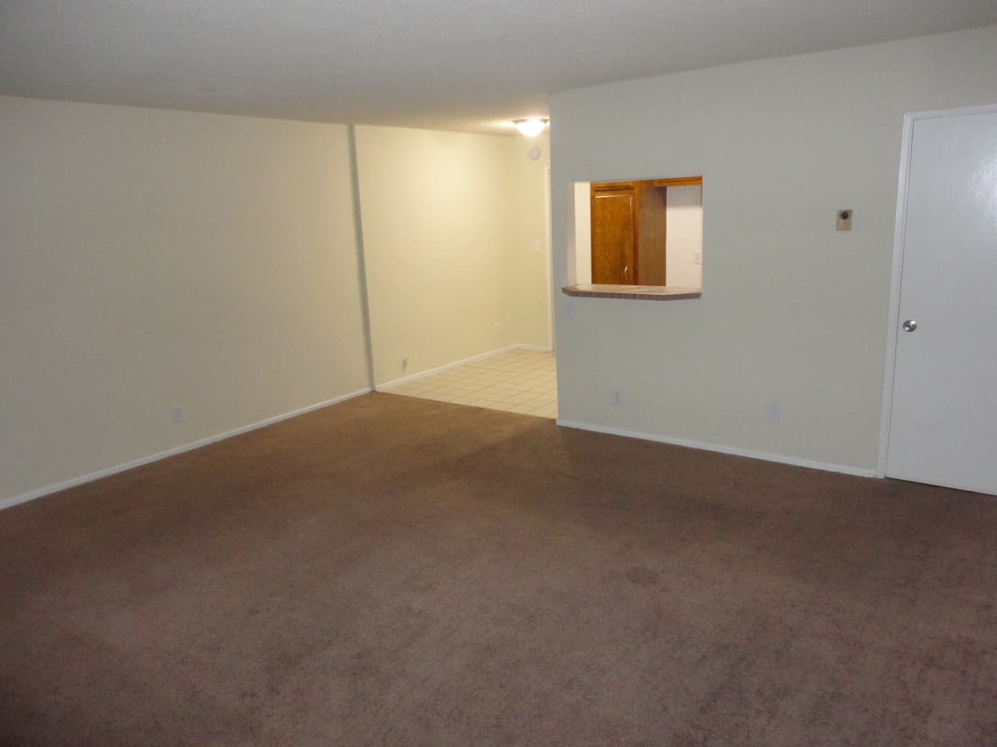 Van Nuys Apartment: 14744 Friar Street