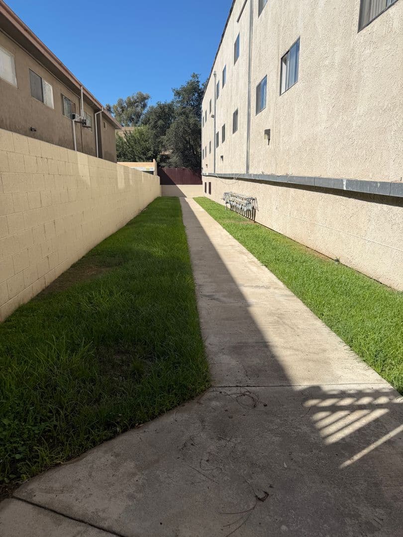 North Hills Apartment: 8815 Orion Ave.