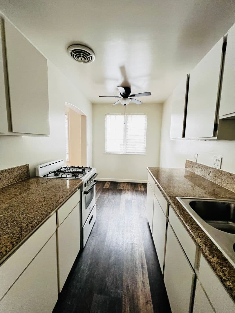 Los Angeles Apartment: 821 S. Wilton Place