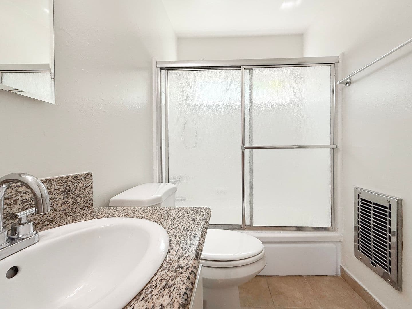No. Hollywood Apartment: 7616 Fulton Avenue