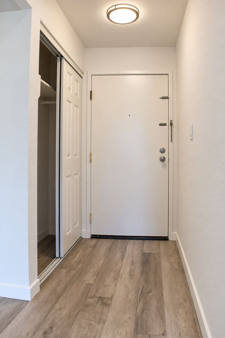 Van Nuys Apartment: 6205 Woodman Avenue