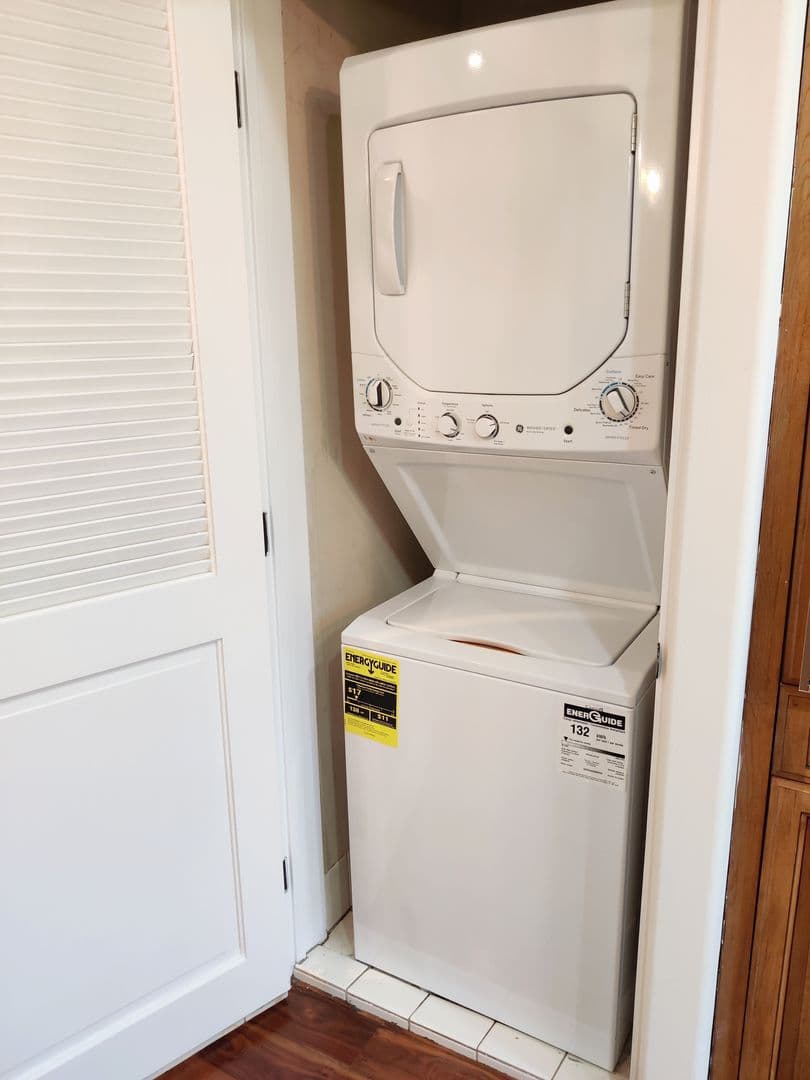 Studio City Apartment: 4350 Vantage Avenue