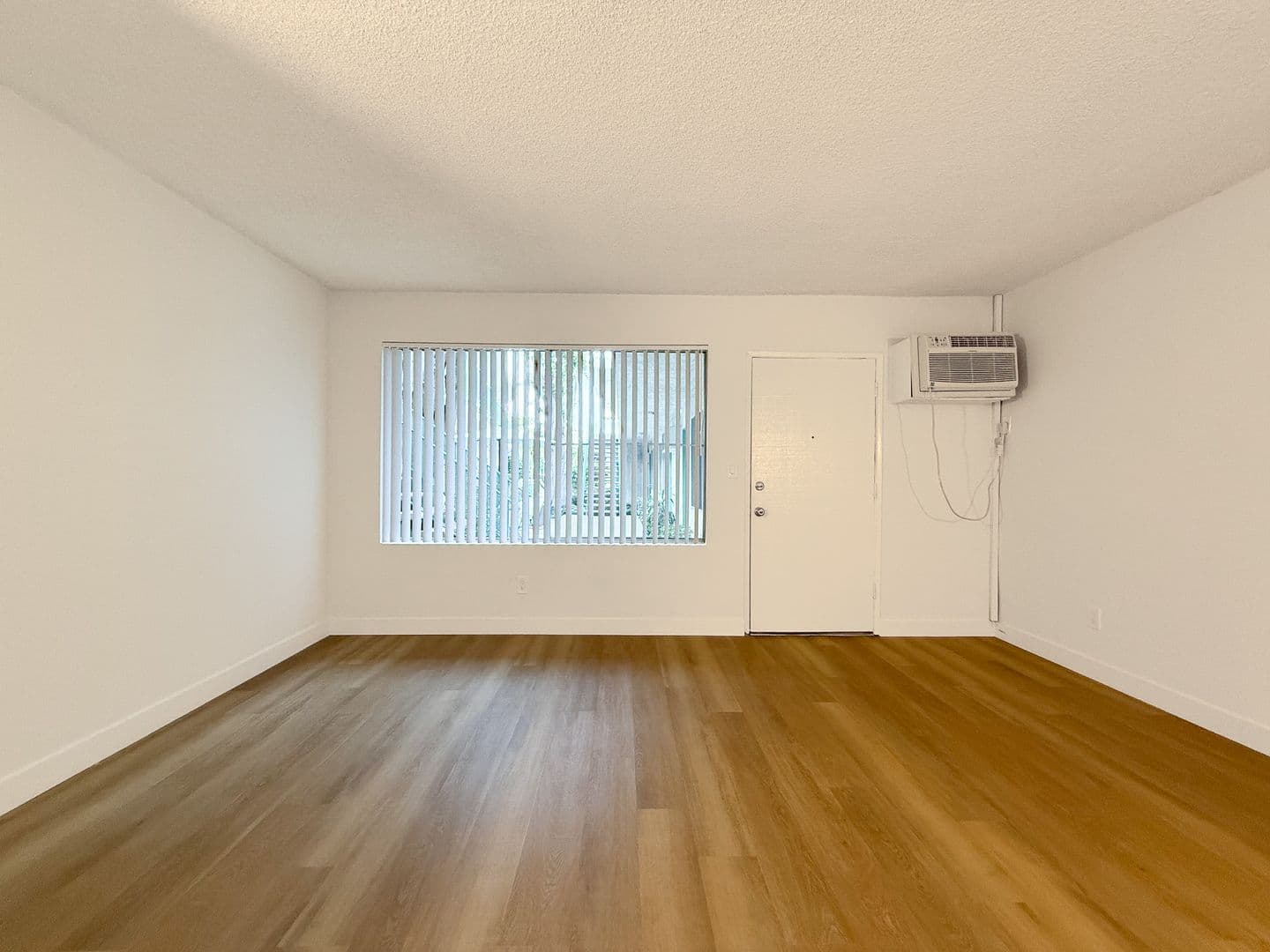 Woodland Hills Apartment: 5480 Quakertown Ave