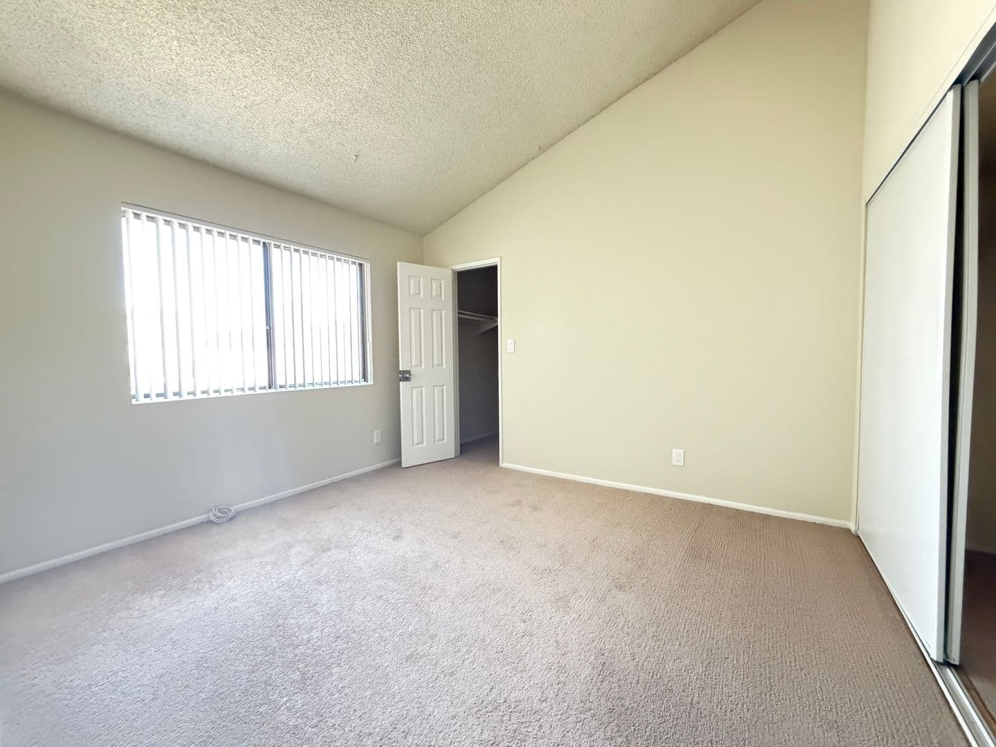 Van Nuys Apartment: 14250 Sherman Way
