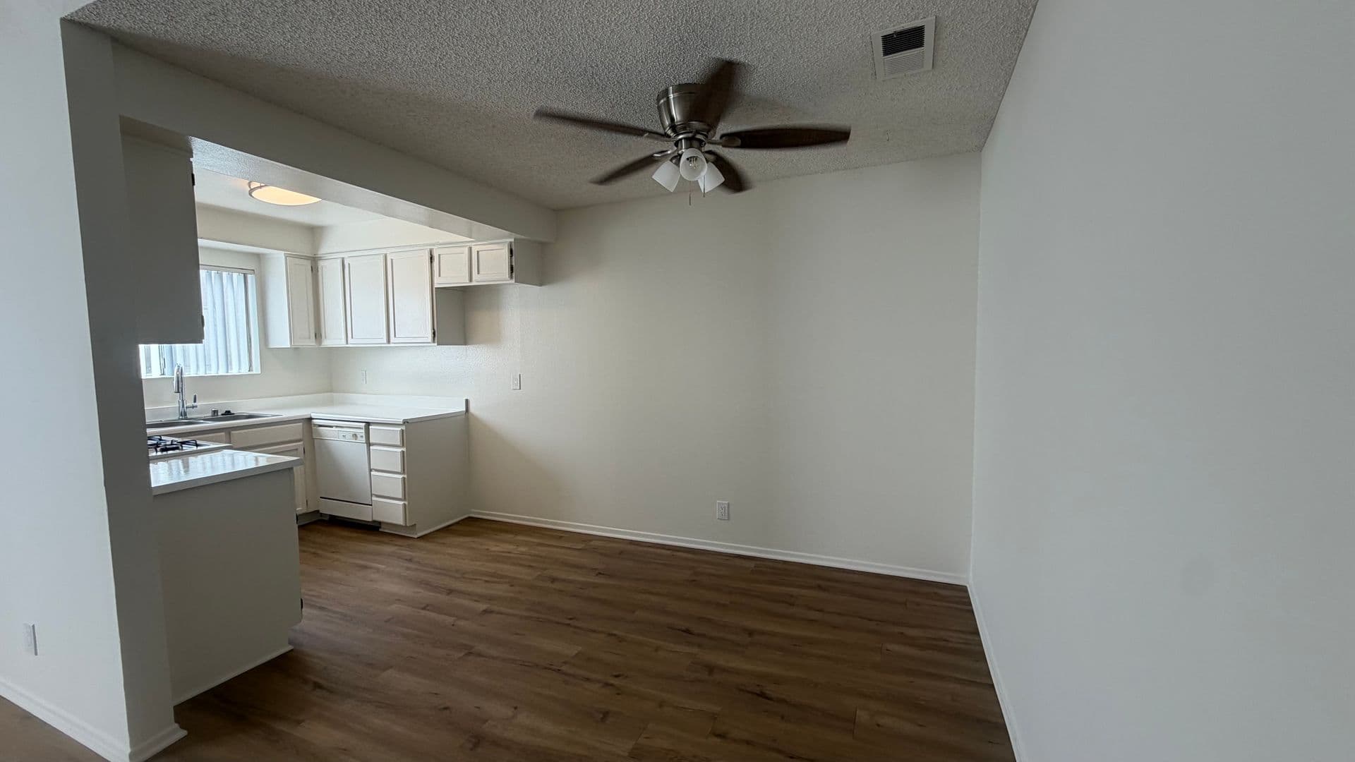 North Hollywood Apartment: 5640 Farmdale Ave